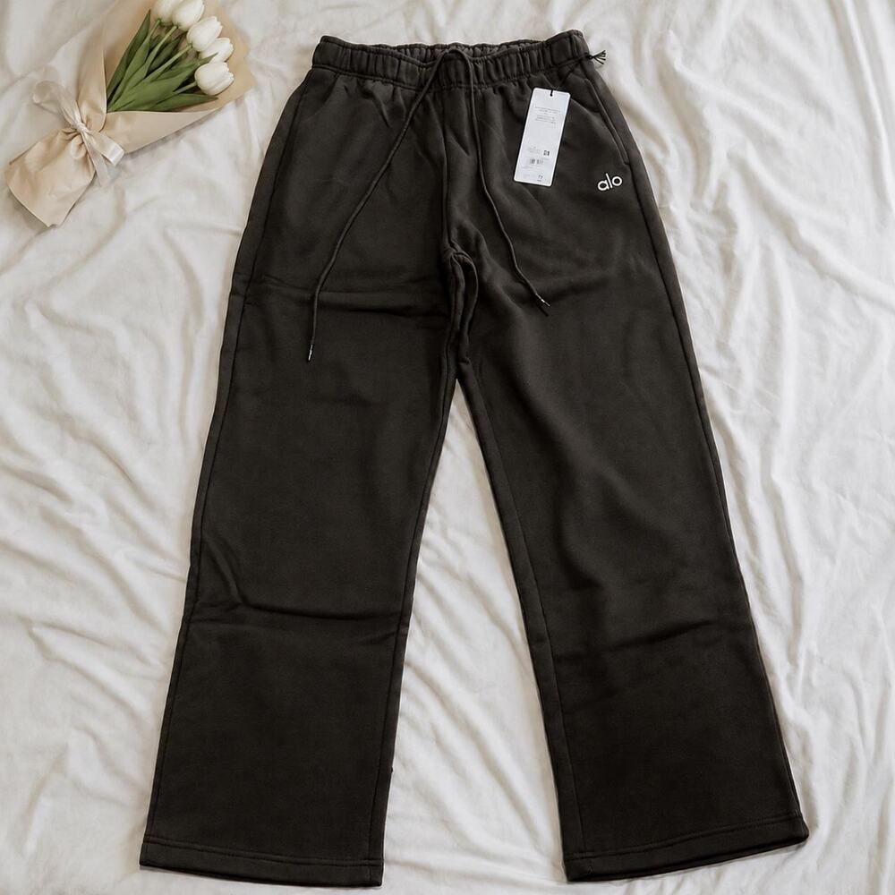 Alo Accolade Straight Leg Sweatpants – Black - Size XS
